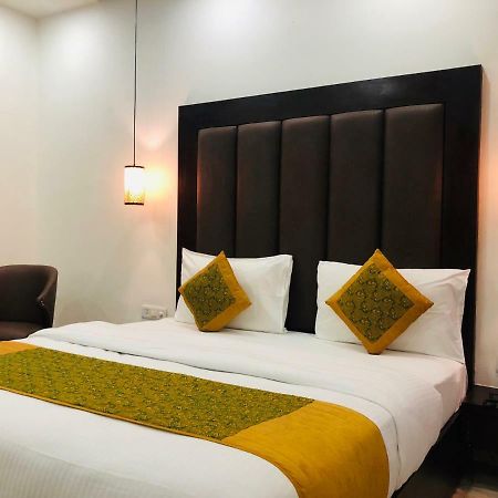 Hotel Royal Palace Hapur Εξωτερικό φωτογραφία