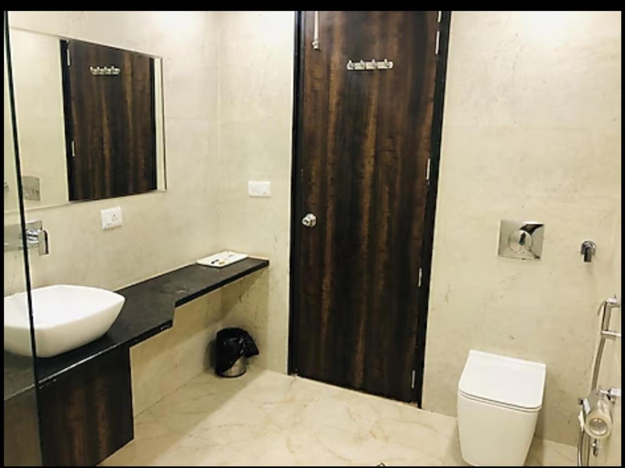 Hotel Royal Palace Hapur Εξωτερικό φωτογραφία
