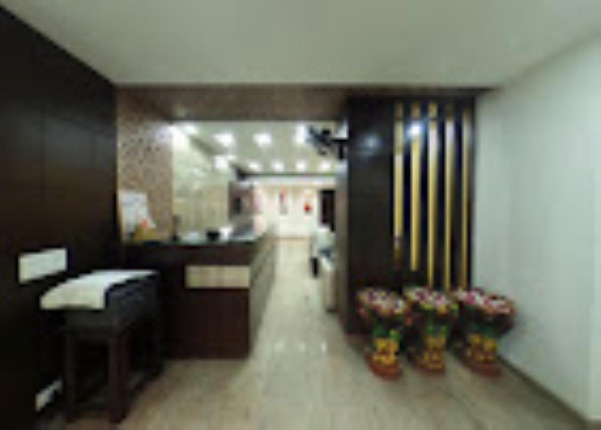 Hotel Royal Palace Hapur Εξωτερικό φωτογραφία