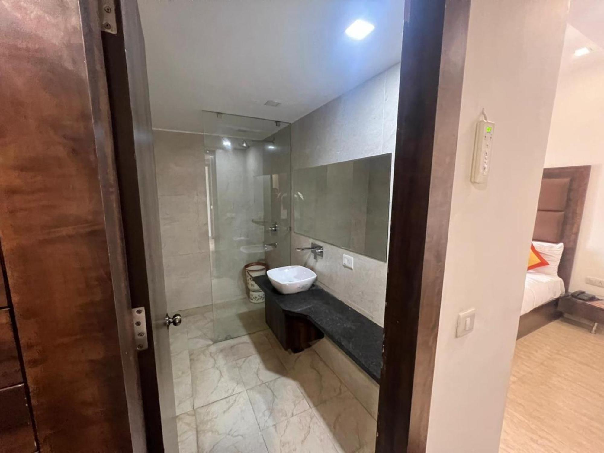 Hotel Royal Palace Hapur Εξωτερικό φωτογραφία