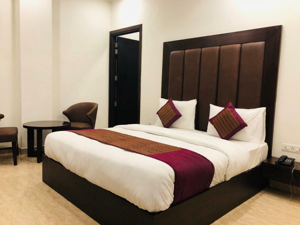 Hotel Royal Palace Hapur Εξωτερικό φωτογραφία